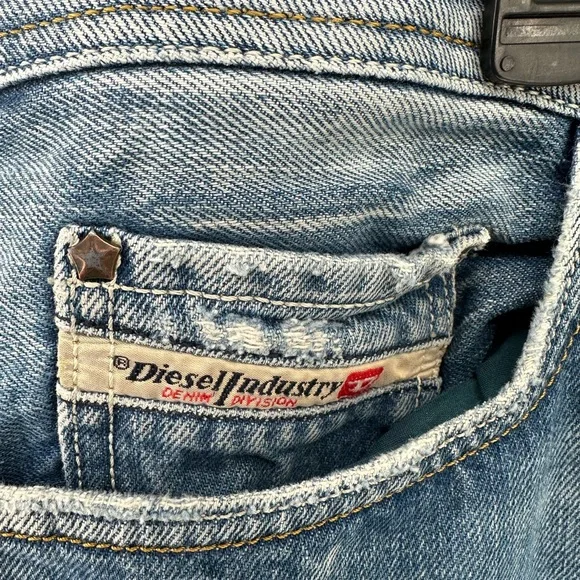 Diesel Men's Faded Blue Straight Jeans - Picture 2 of 11